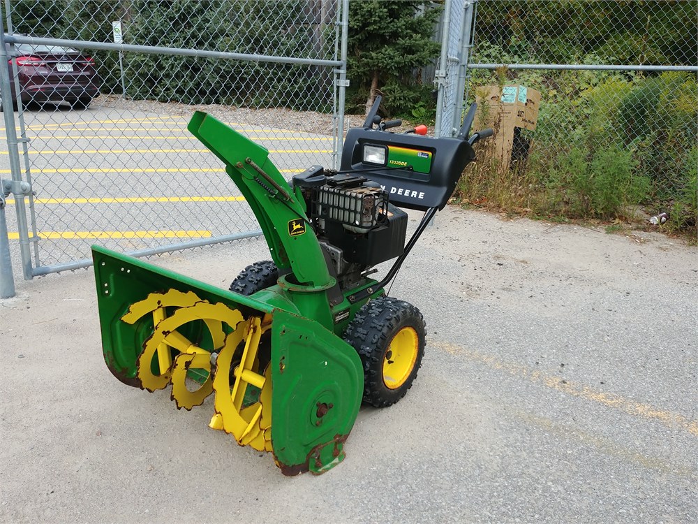 County Of Simcoe Online Auction John Deere 1332dde Snow Blower 8221